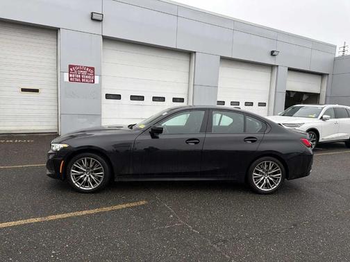 2023 BMW 330 i xDrive
