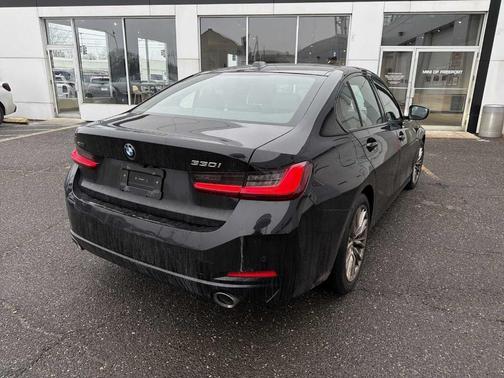 2023 BMW 330 i xDrive