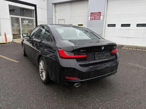 2023 BMW 330 i xDrive