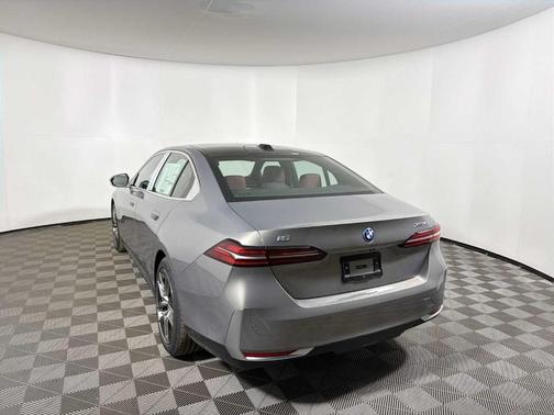 2026 BMW i5 xDrive40