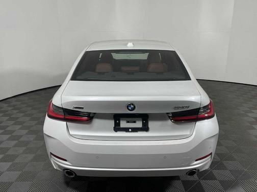 2025 BMW 330 i xDrive