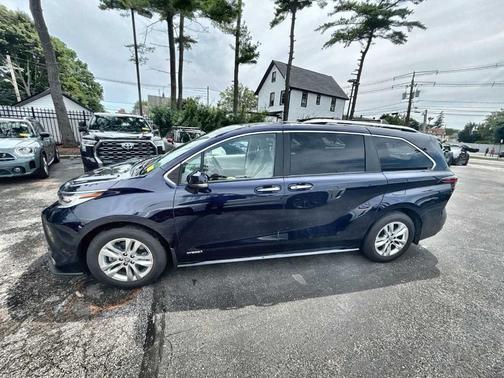 2021 Toyota Sienna Limited
