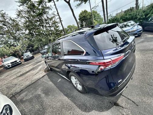 2021 Toyota Sienna Limited