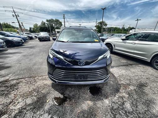 2021 Toyota Sienna Limited