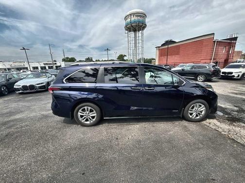2021 Toyota Sienna Limited