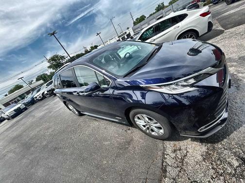 2021 Toyota Sienna Limited