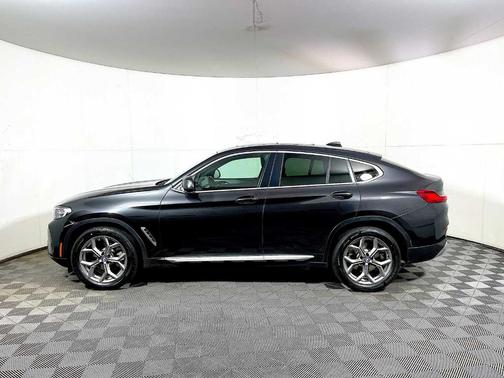 2023 BMW X4 xDrive30i