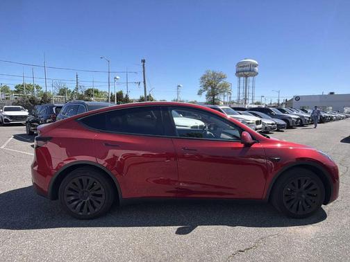 2024 Tesla Model Y Long Range