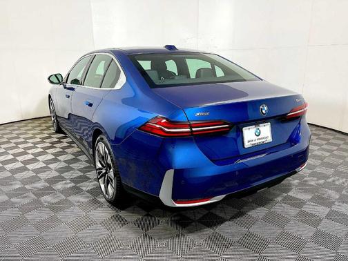 2024 BMW 530 i xDrive