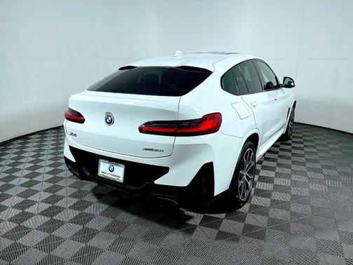 2022 BMW X4 xDrive30i