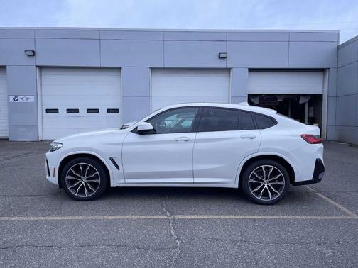 2022 BMW X4 xDrive30i