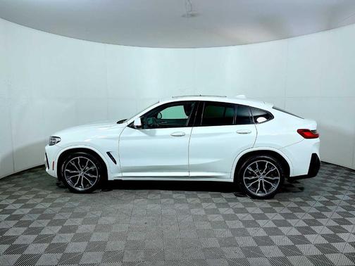 2022 BMW X4 xDrive30i