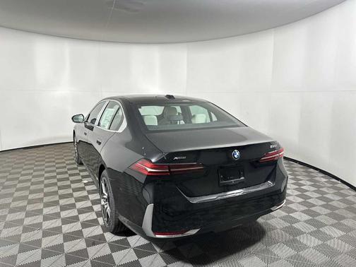 2026 BMW 530 i xDrive