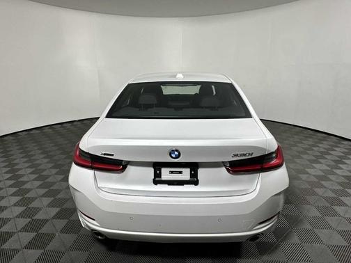 2025 BMW 330 i xDrive