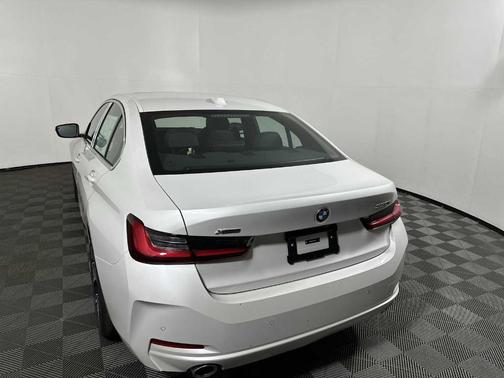 2025 BMW 330 i xDrive