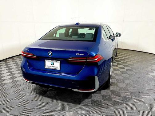 2025 BMW 530 i xDrive