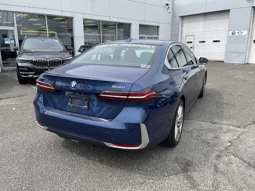 2025 BMW 530 i xDrive