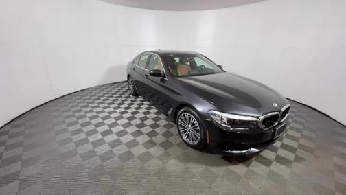 Photo 2 of 24 of 2019 BMW 530 i xDrive
