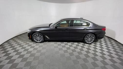 Photo 5 of 24 of 2019 BMW 530 i xDrive