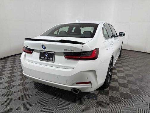 2025 BMW 330 i xDrive