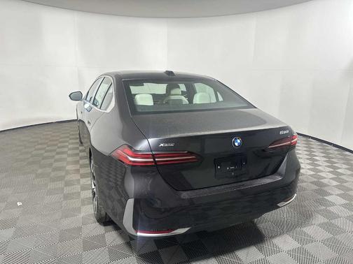 2026 BMW 530 i xDrive