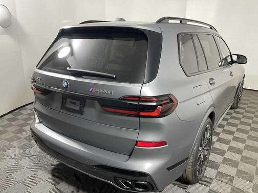 2026 BMW X7 M60i