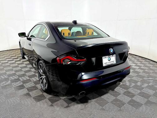 2022 BMW 230 i