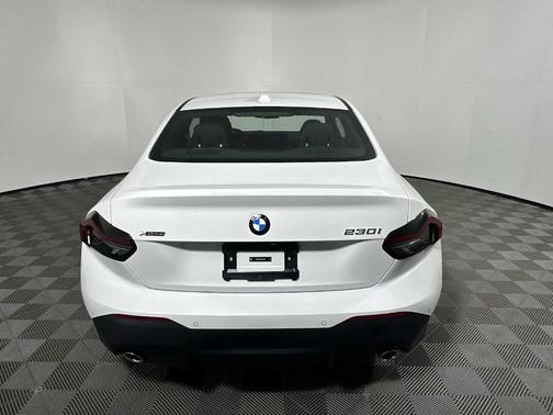 2025 BMW 230 i xDrive