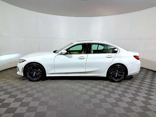 2025 BMW 330 i xDrive