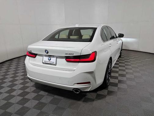 2025 BMW 330 i xDrive