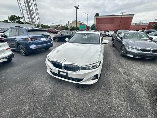2025 BMW 330 i xDrive