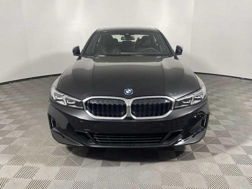 2025 BMW 330 i xDrive