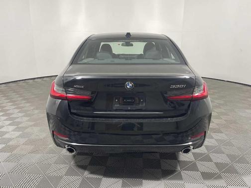 2025 BMW 330 i xDrive