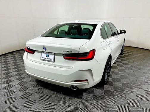 2025 BMW 330 i xDrive