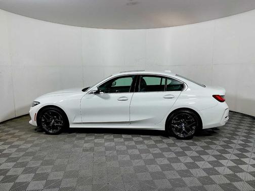 2025 BMW 330 i xDrive