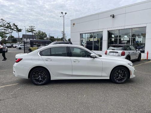 2025 BMW 330 i xDrive