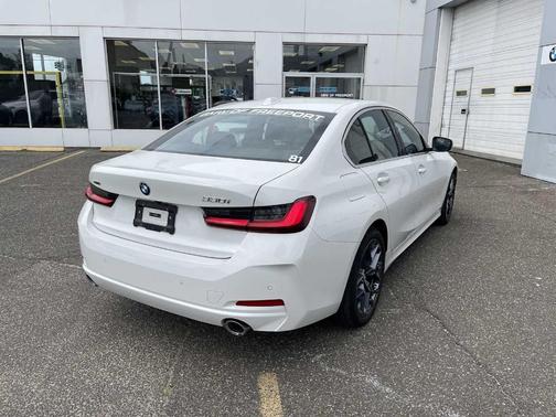 2025 BMW 330 i xDrive