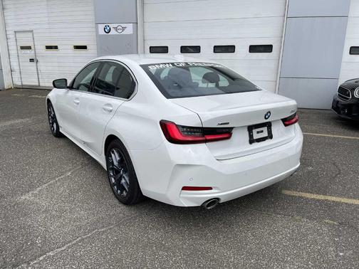 2025 BMW 330 i xDrive