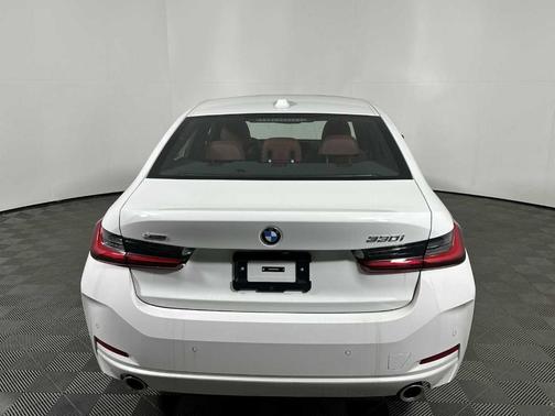 2025 BMW 330 i xDrive