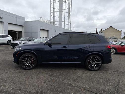 Tanzanite Blue II Metallic 2021 BMW X5 M50i