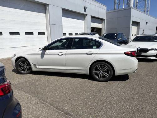 Mineral White Metallic 2023 BMW 530 i xDrive