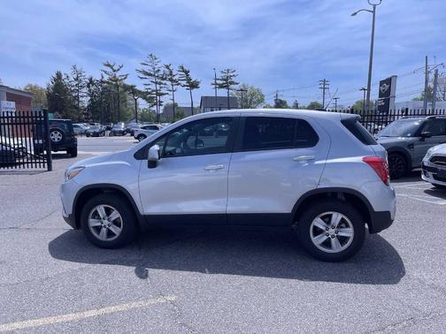 2022 Chevrolet Trax LS