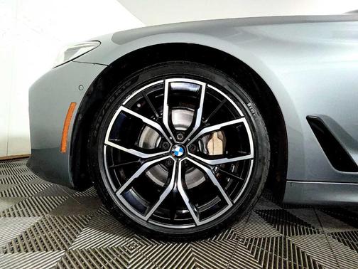 Skyscraper Gray Metallic 2023 BMW 530 i xDrive