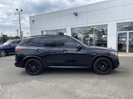2022 BMW X5 M50i