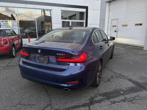 2022 BMW 330 i xDrive