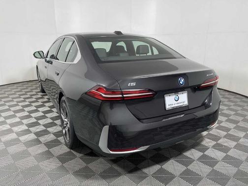 2025 BMW i5 xDrive40