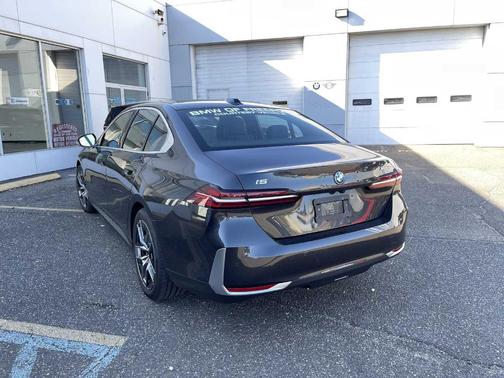 2025 BMW i5 xDrive40