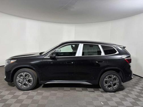 Black Sapphire Metallic 2026 BMW X1 xDrive28i