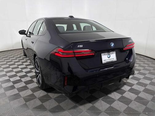 2024 BMW i5 M60