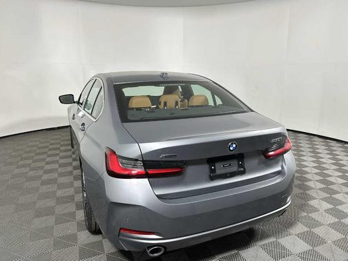 2025 BMW 330 i xDrive